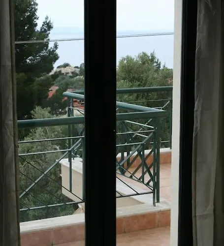 Elgevacation 1 * Lagomandra